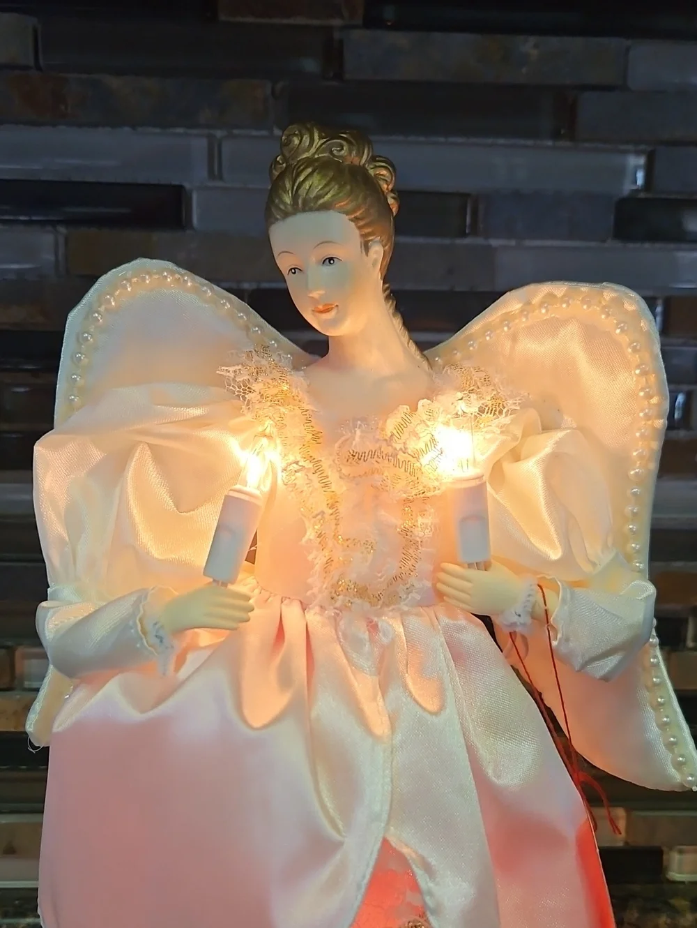 Silvestri 10 Light Angel Tree Topper
